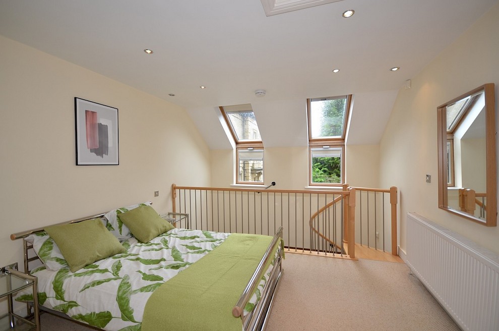 gallery image z-flat-6-rutland-court-bedroom-1.jpg