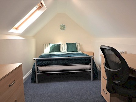 42, Brocco Bank, Botanical Gardens, Sheffield S11 8RR -