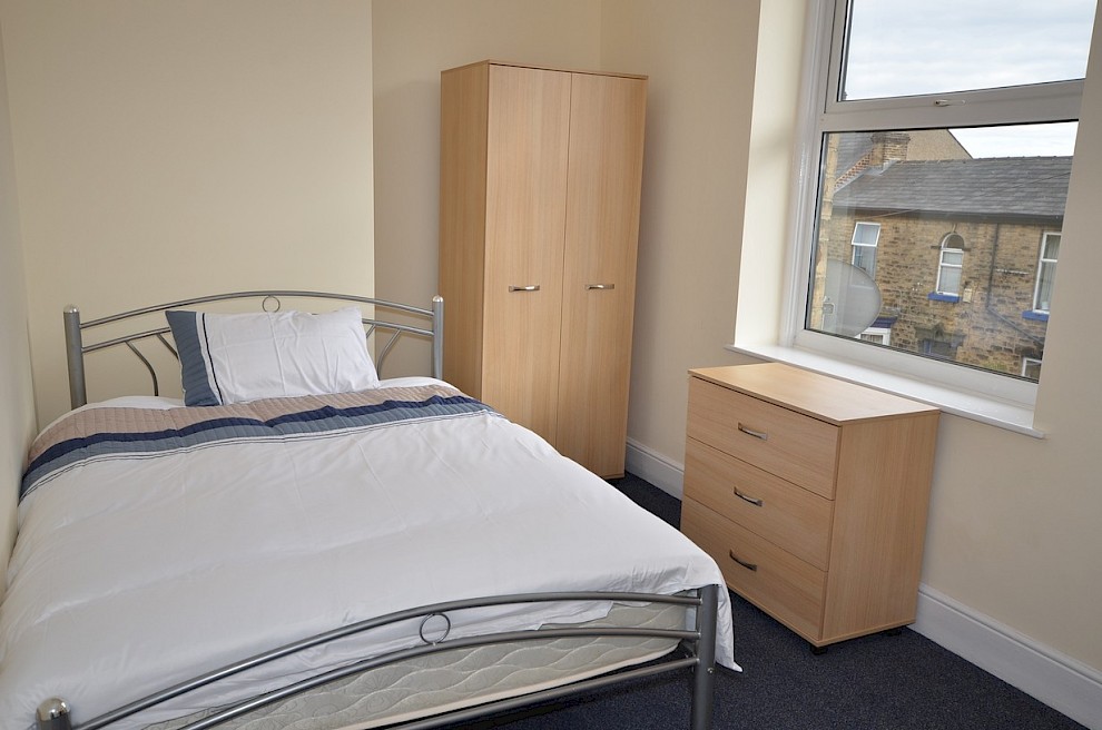 gallery image 14-hoole-road-sheffield-bedroom-2.jpg