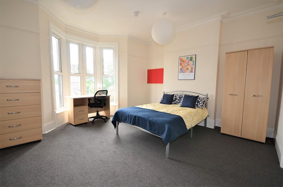 gallery image 01_-46-westbourne-road-bedroom-5.jpg