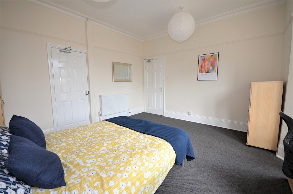 gallery image 02_-46-westbourne-road-bedroom-5.jpg