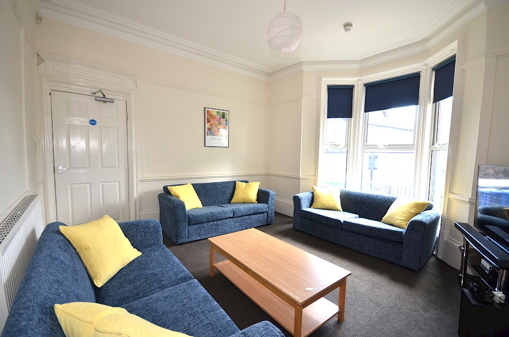 gallery image 46-westbourne-rd-living-room-a.jpg